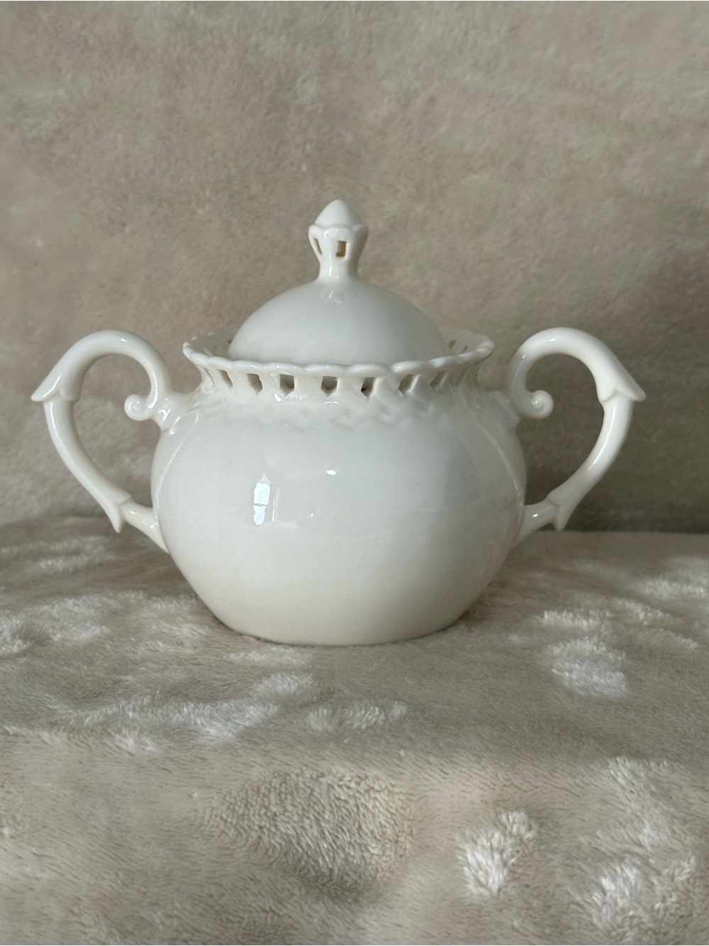 Off White Porcelain Covered Sugar Bowl with Scroll Handles